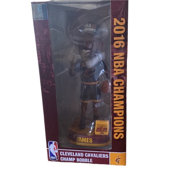 ⭐️PRICE FIRM⭐️ LEBRON & KYRIE 2016 CLEVELAND CAVALIERS CHAMP BOBBLE HEADS - Picture 7 of 10